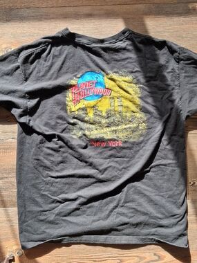Vintage 90s Men's Planet HollywoodNew York Black Graphic Tee
